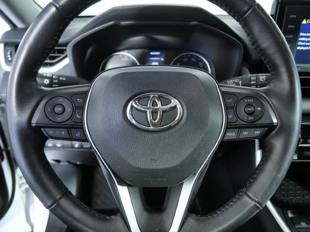 Certified Used 2022 White Toyota XLE image 22