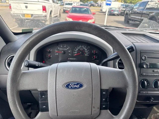 Used 2004 Dark Toreador Red Clearcoat Metallic Ford XLT image 12