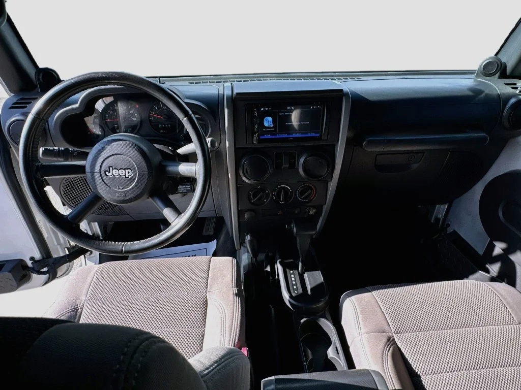 Used 2007 Silver Jeep X image 23