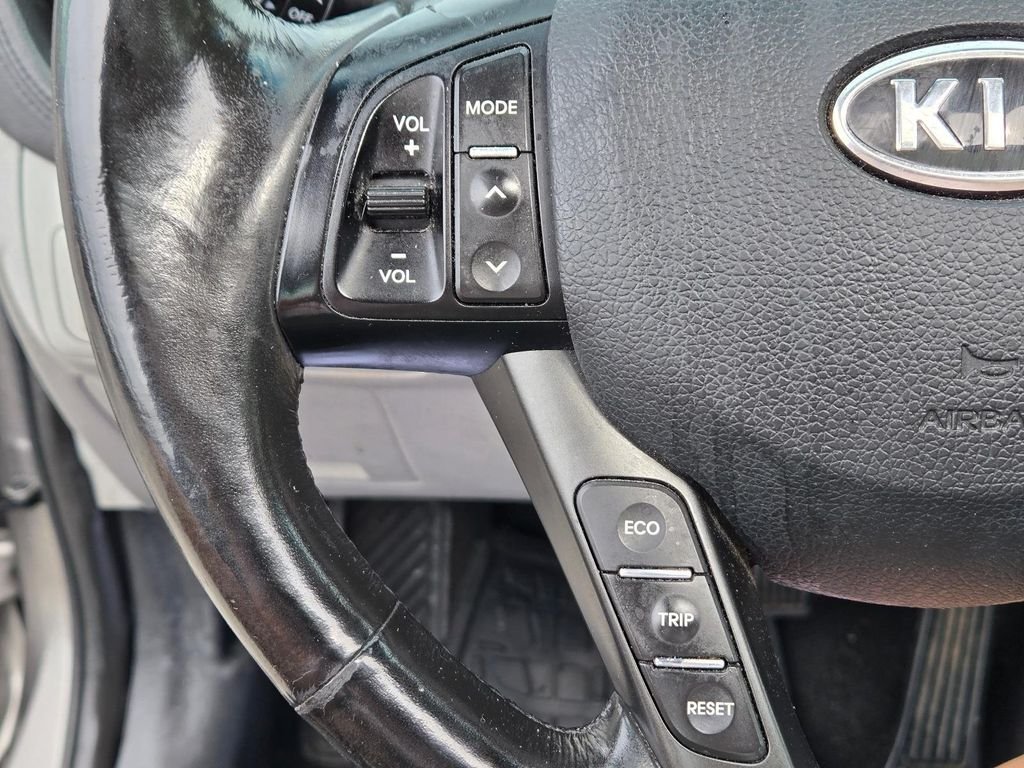 Used 2012 Silver Kia EX image 21