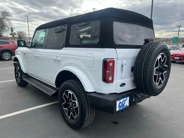 2025 Ford Bronco 4-Door Outer Banks - Photo 4