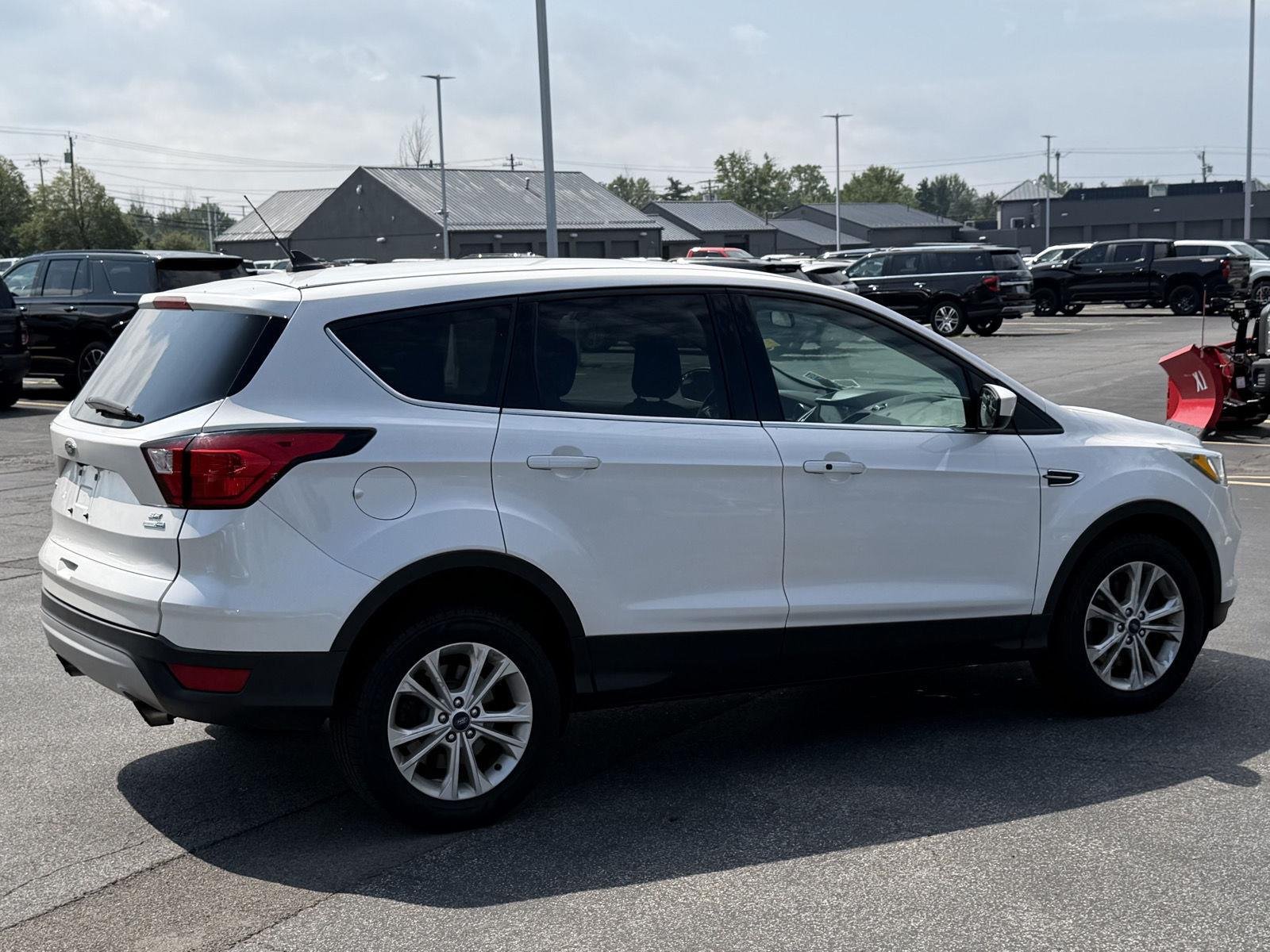 Used 2019 White Platinum Metallic Tri-Coat Ford SE image 4
