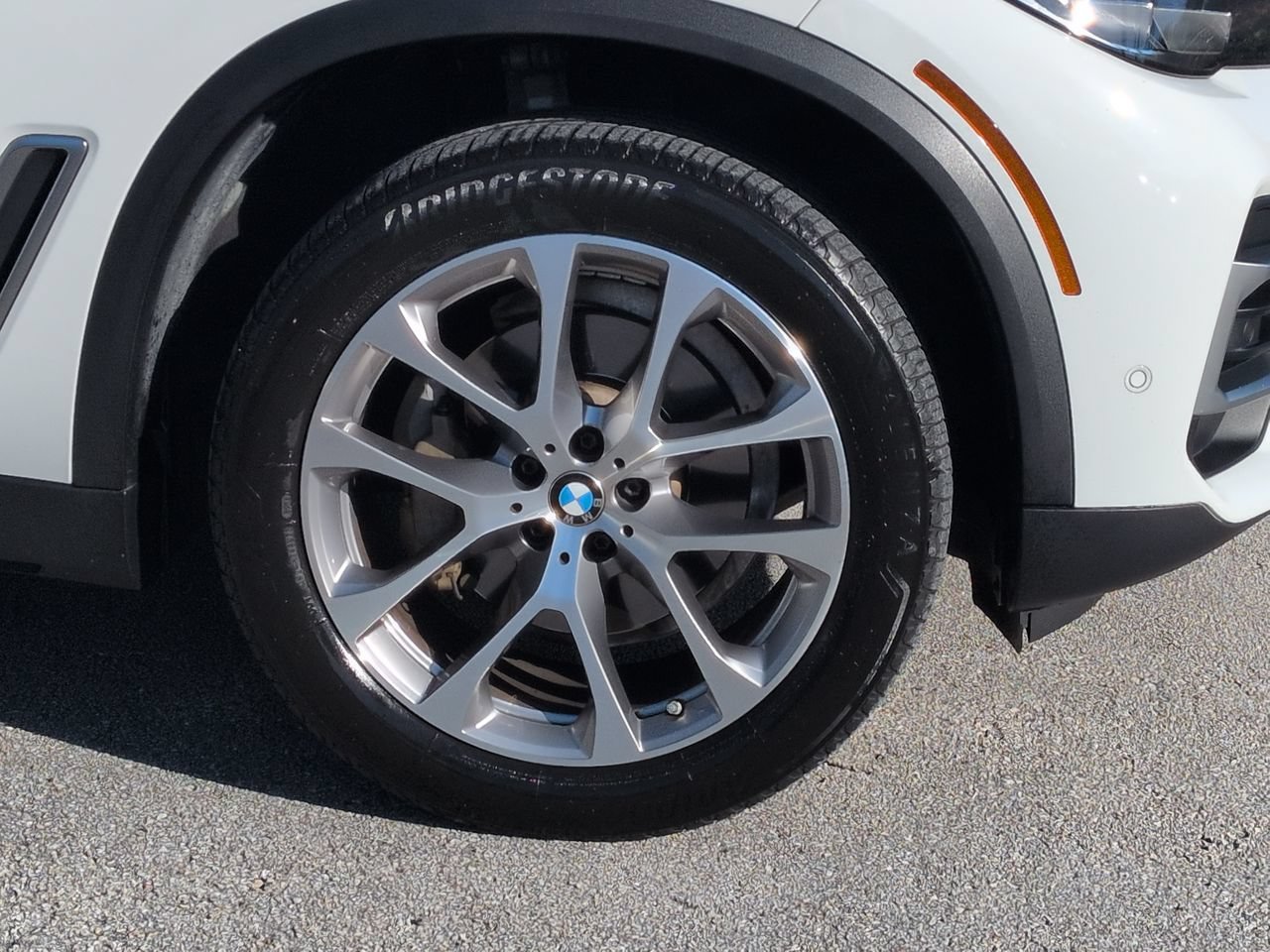 Used 2022 Alpine White BMW sDrive40i image 10