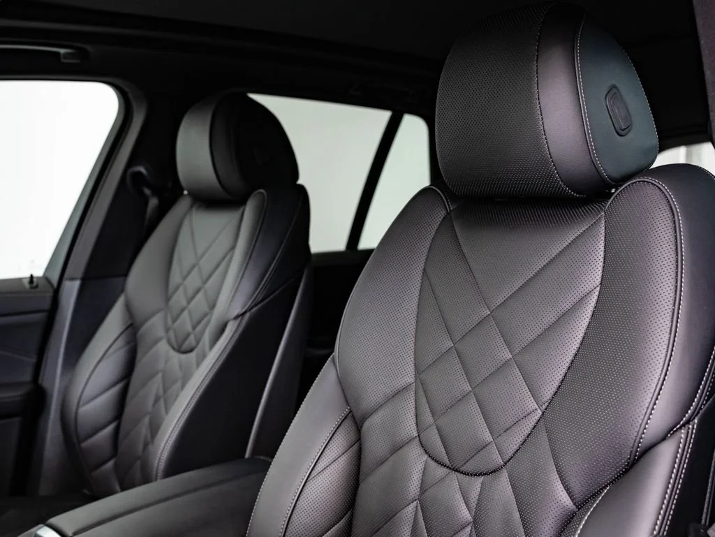 Used 2024 Skyscraper Gray Metallic BMW xDrive50e image 25