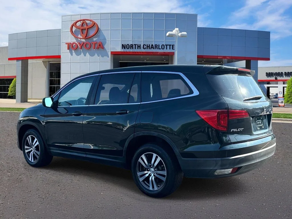Used 2016  Honda EX-L image 4