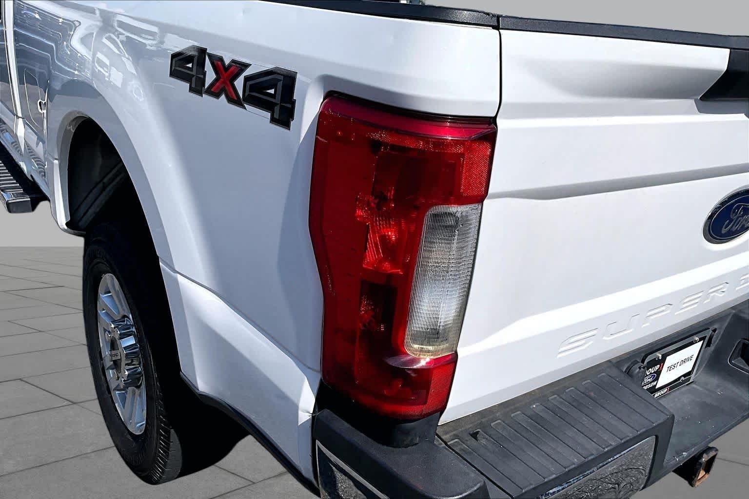 Used 2018 Oxford White Ford XLT image 26