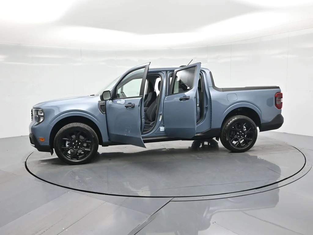 New 2025 Azure Gray Metallic Tri-Coat Ford XLT image 33