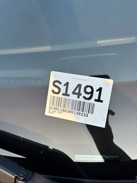 Used 2024 Black Chrysler Touring L image 33