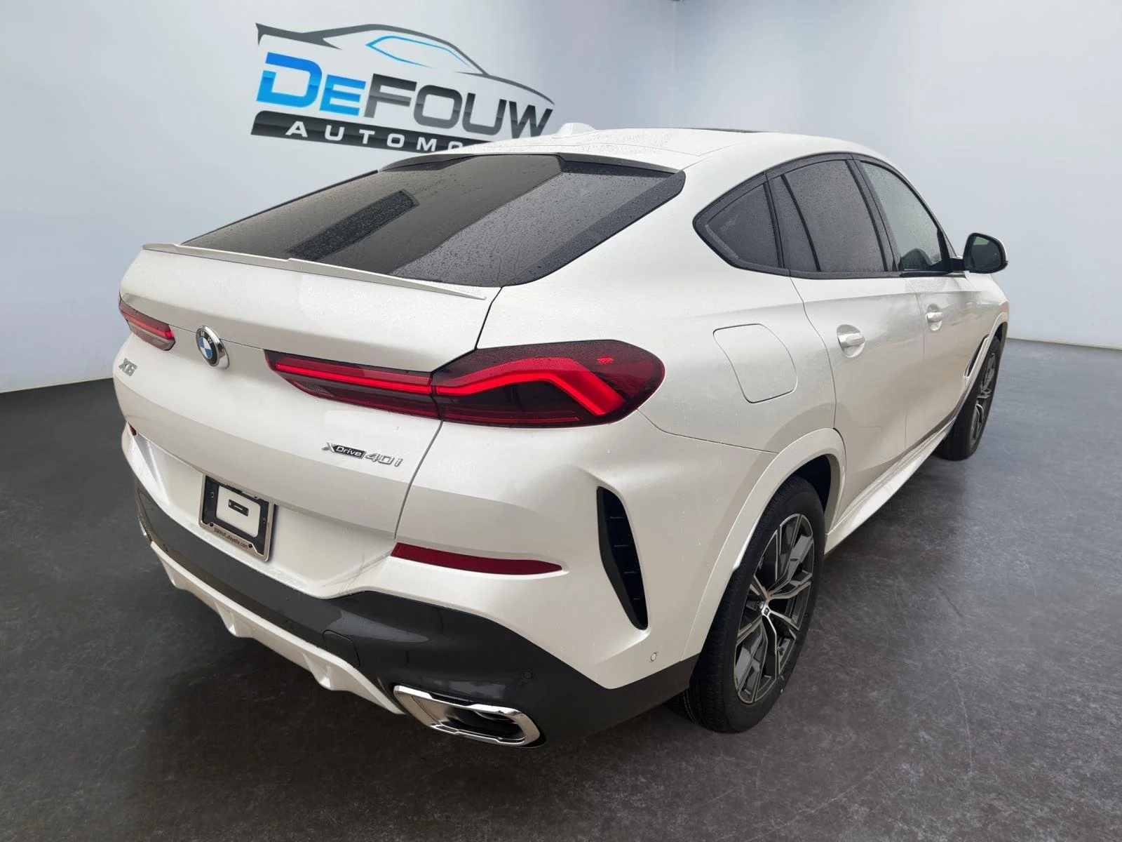 Used 2026 Mineral White Metallic BMW xDrive40i image 13