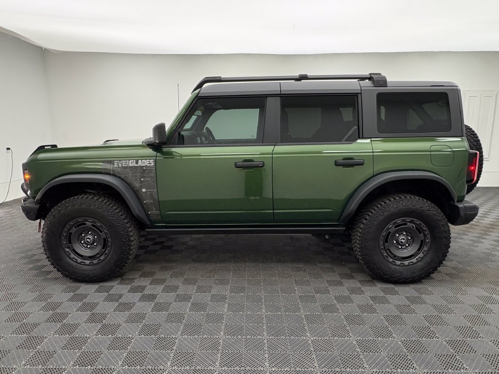 Used 2024 Green Metallic Ford Everglades image 13