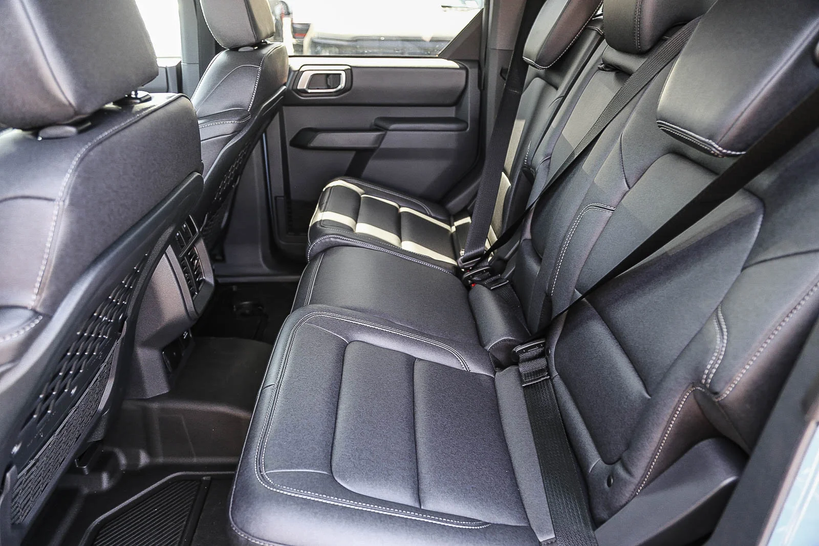 New 2025 Azure Gray Metallic Tri-Coat Ford Badlands® image 20