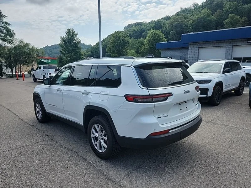 Used 2021 White Jeep Limited image 5