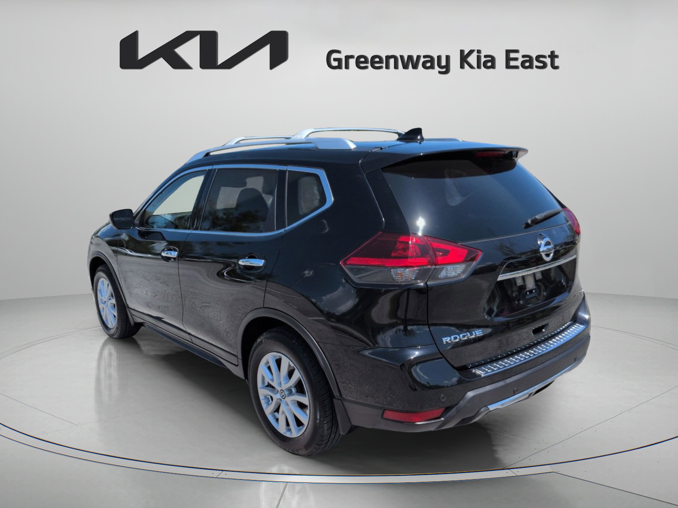 Used 2020 Magnetic Black Pearl Nissan SV image 8