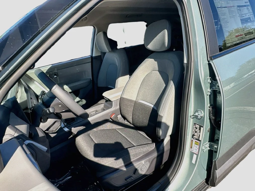 New 2027 Iceberg Green Kia S image 19