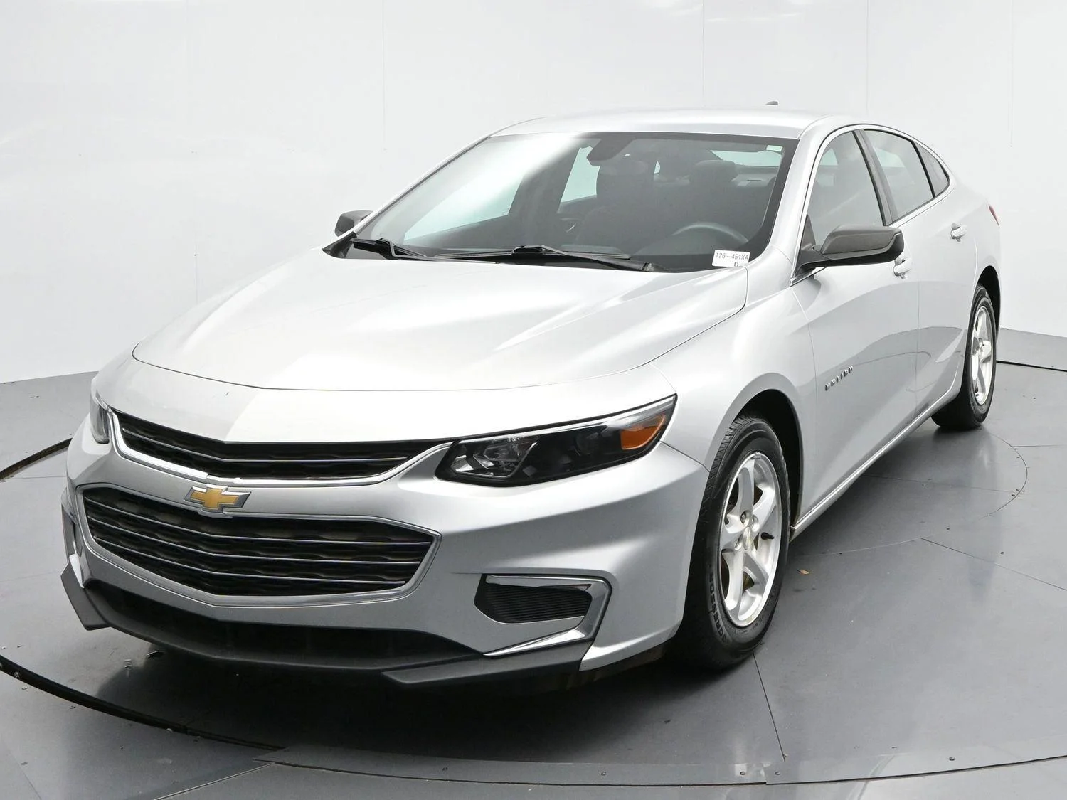 Used 2018 SILVER ICE METALLIC Chevrolet LS image 3