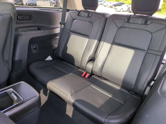 Used 2021 Silver Lincoln Reserve image 32