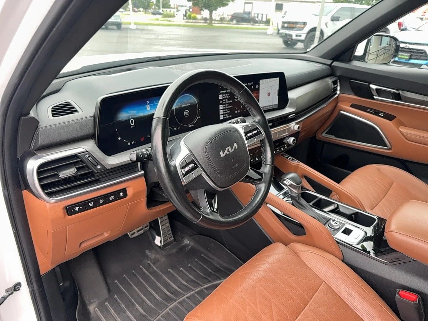 Used 2024 White Kia SX X-LINE image 13
