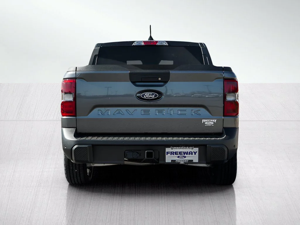 New 2026 Carbonized Gray Metallic Ford XLT image 4