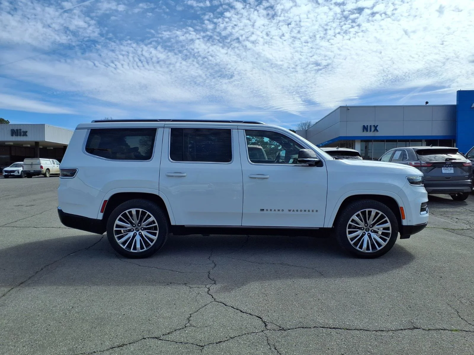 Used 2024 Bright White Clearcoat Jeep Series III image 21