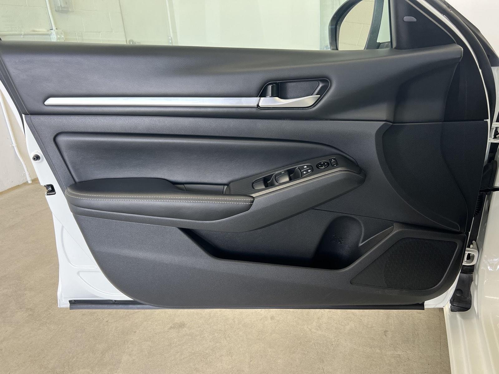 2022 Nissan Altima SV - Photo 11