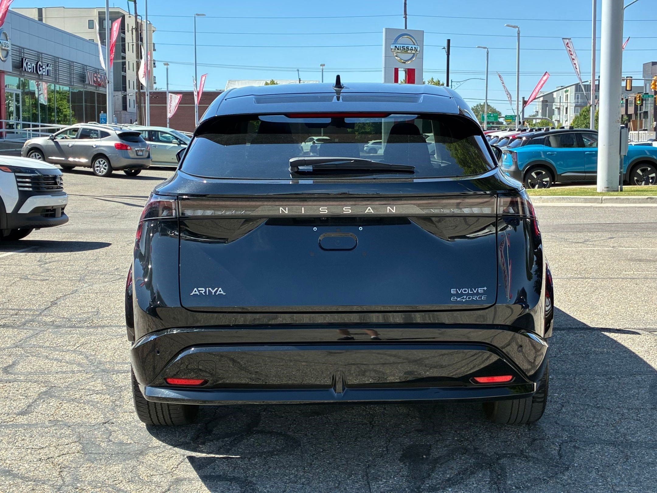 Used 2025 Black Diamond Pearl Nissan EVOLVE+ image 5