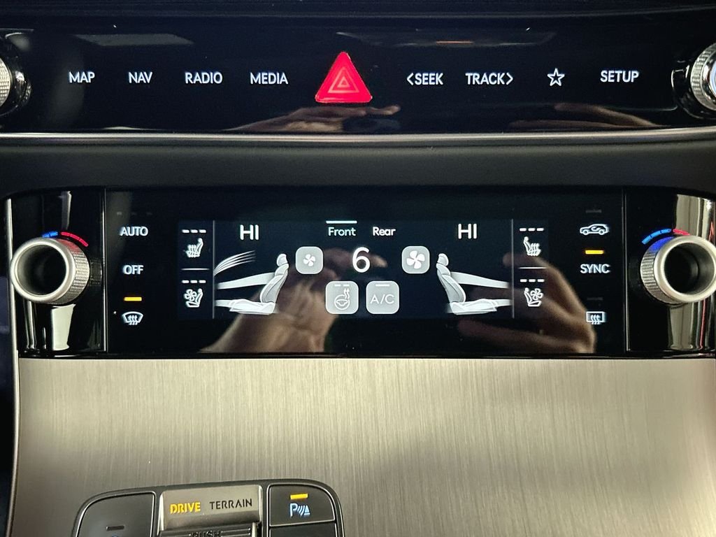 2026 GENESIS GV70 Sport Advanced - Photo 19