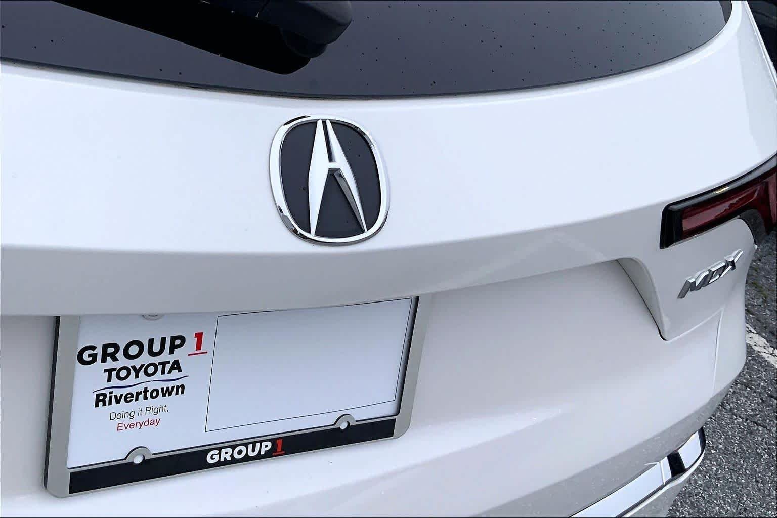 Used 2025 Platinum White Pearl Acura w/Technology Package image 30