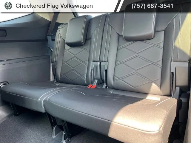 New 2026 Green Volkswagen 2.0T SE w/Technology image 27