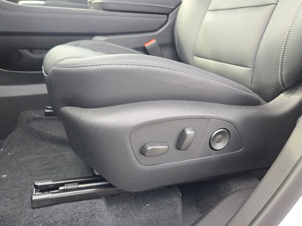 2026 Chevrolet Traverse LT - Photo 25