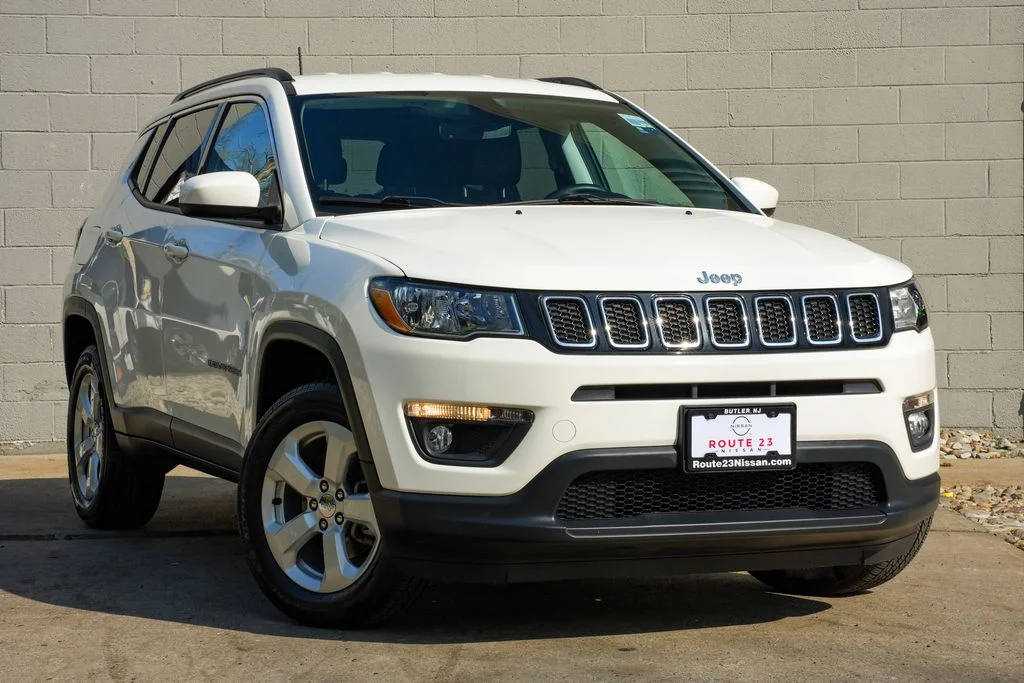 Used 2020 White Jeep Latitude image 3