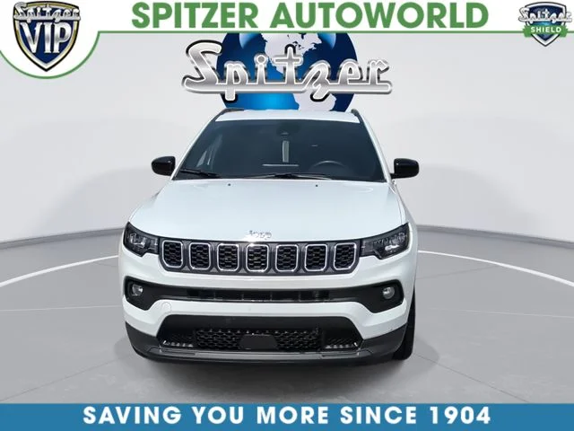 Used 2024 White/off-white Jeep Latitude image 3