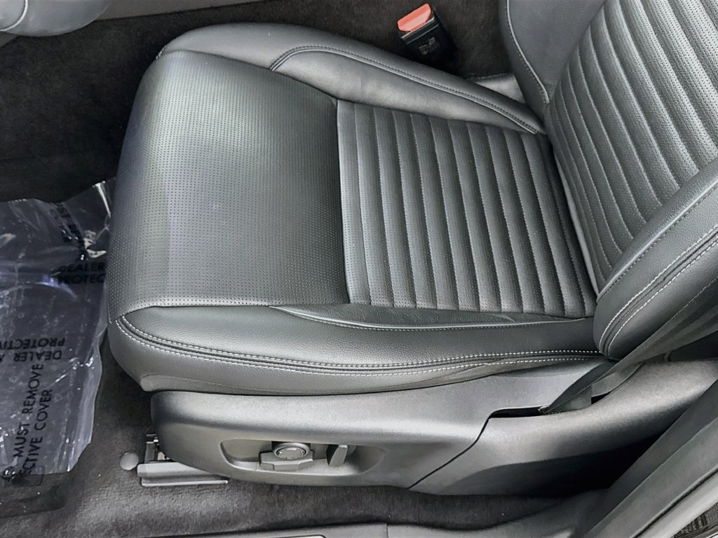 Certified Used 2025 Black Land Rover Dynamic SE image 20