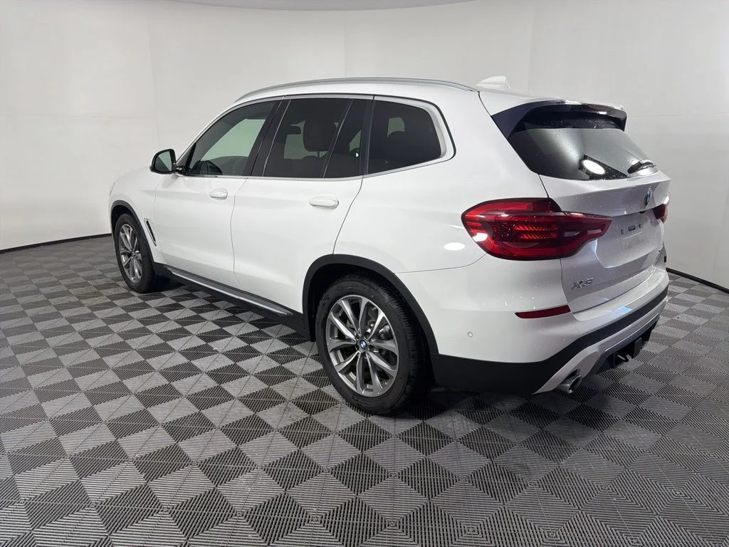 Used 2019 Alpine White BMW xDrive30i image 7