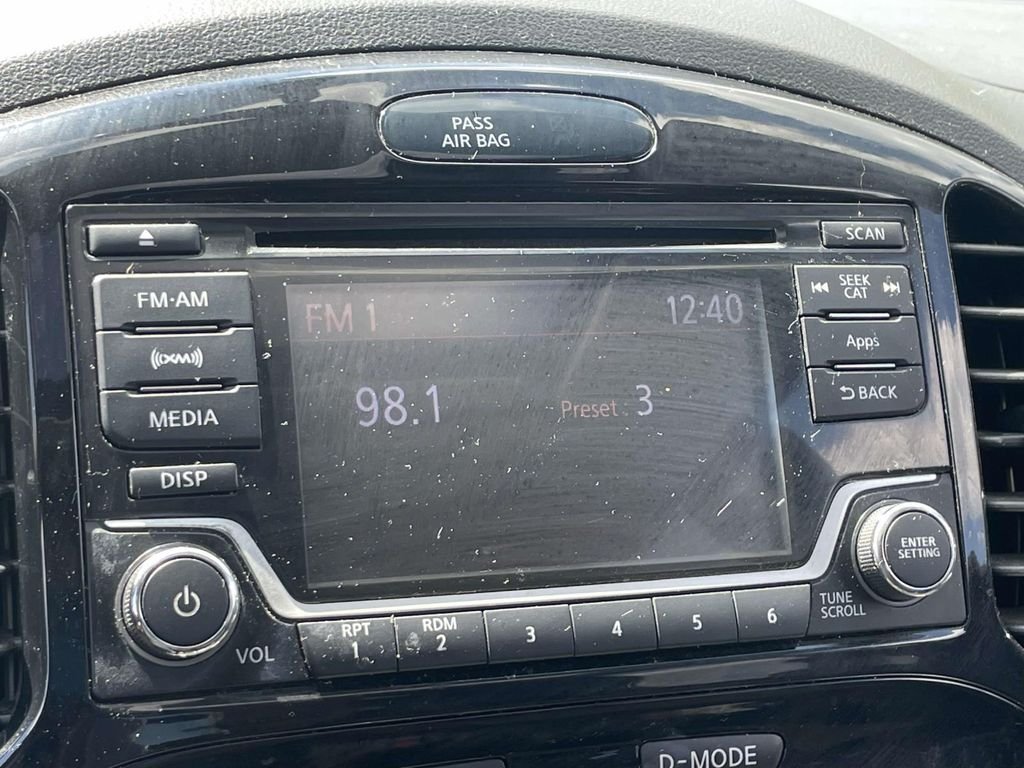 Used 2015 Silver Nissan SV image 26