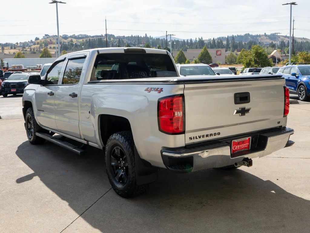 Used 2018 Silver Chevrolet LT image 5