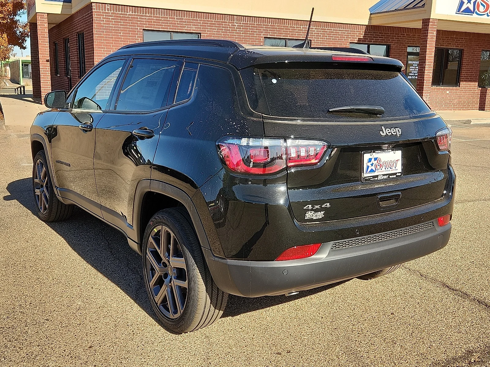 New 2026 PXJ Diamond Bla Jeep LIMITED ALTITUDE 4X4 image 3