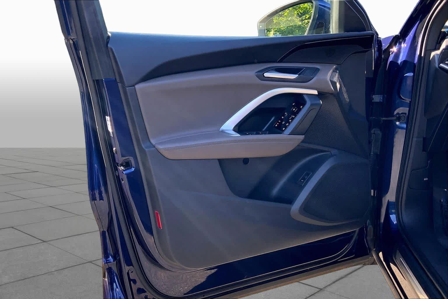 Used 2025 Navarra Blue Metallic Audi Premium image 22