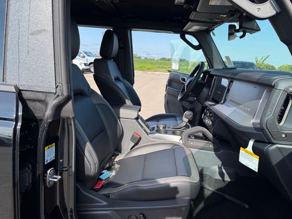 New 2026 Shadow Black Ford Outer Banks® image 18