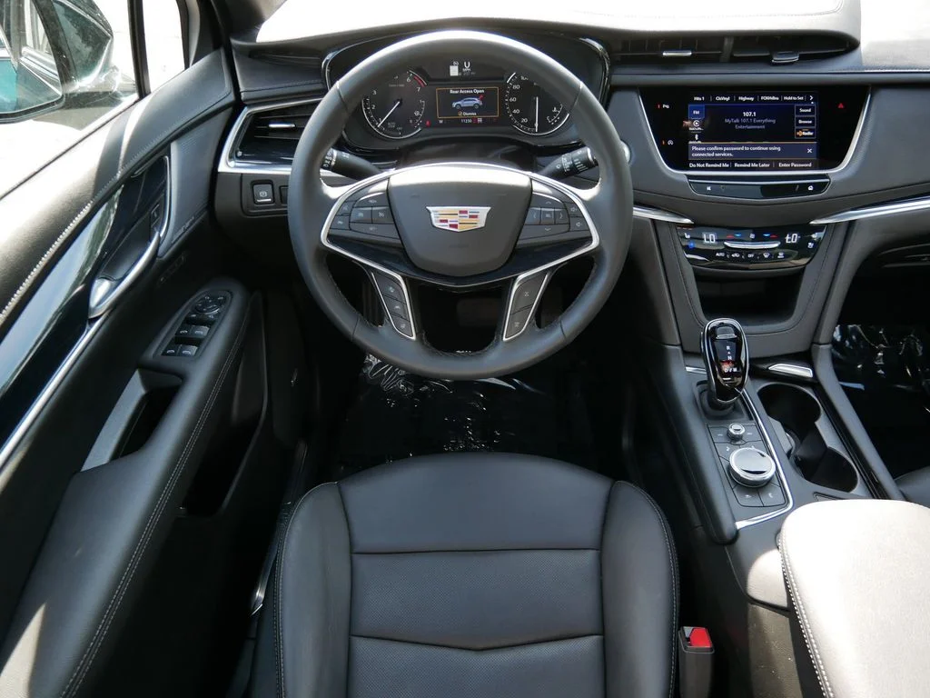 Used 2025 Green Cadillac Premium Luxury image 12