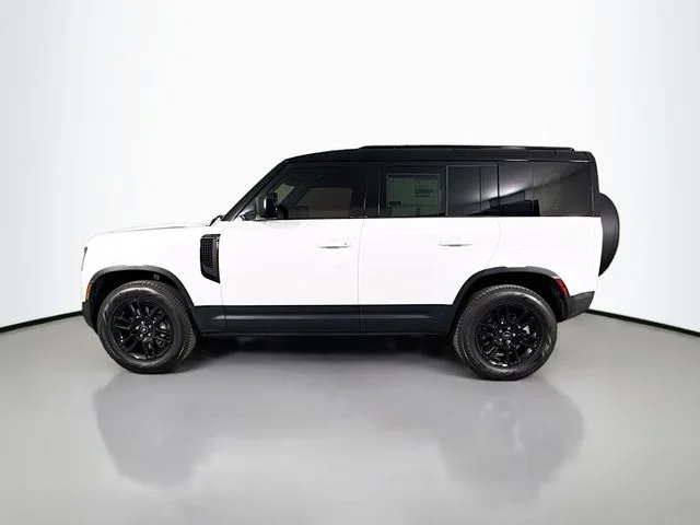 Used 2025 White Land Rover S image 8