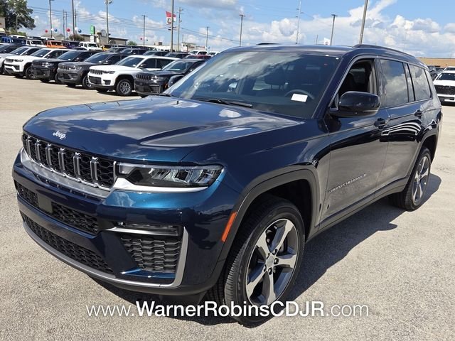 New 2026 Fathom Blue Pearl-Coat Exterior Paint Jeep Limited image 3