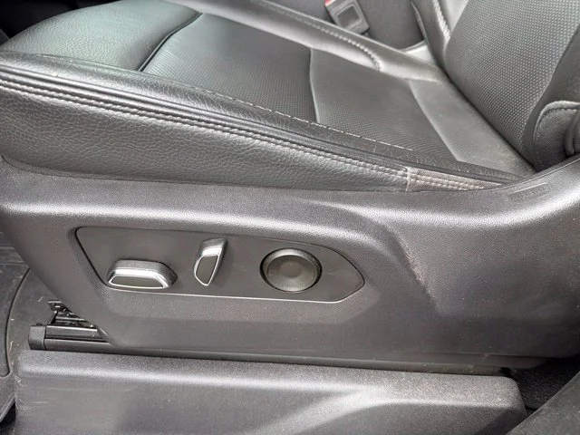 Used 2023 Red GMC Denali image 11