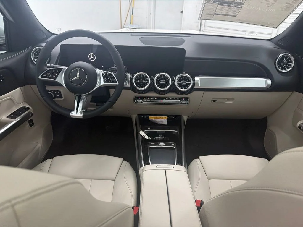 New 2026 White Mercedes-Benz GLB 250 image 21