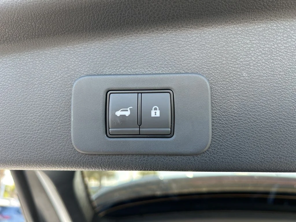 New 2026 Everest White Pearl TriCoat Nissan Platinum image 57