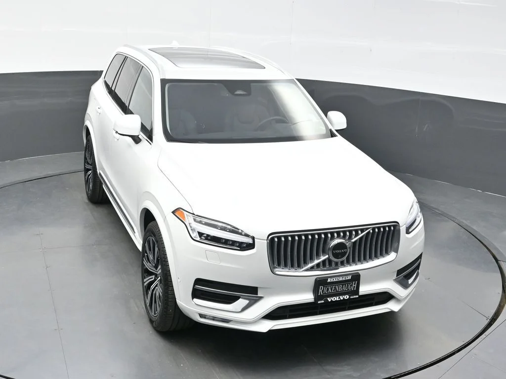 Certified Used 2023 Crystal White Volvo Plus image 34
