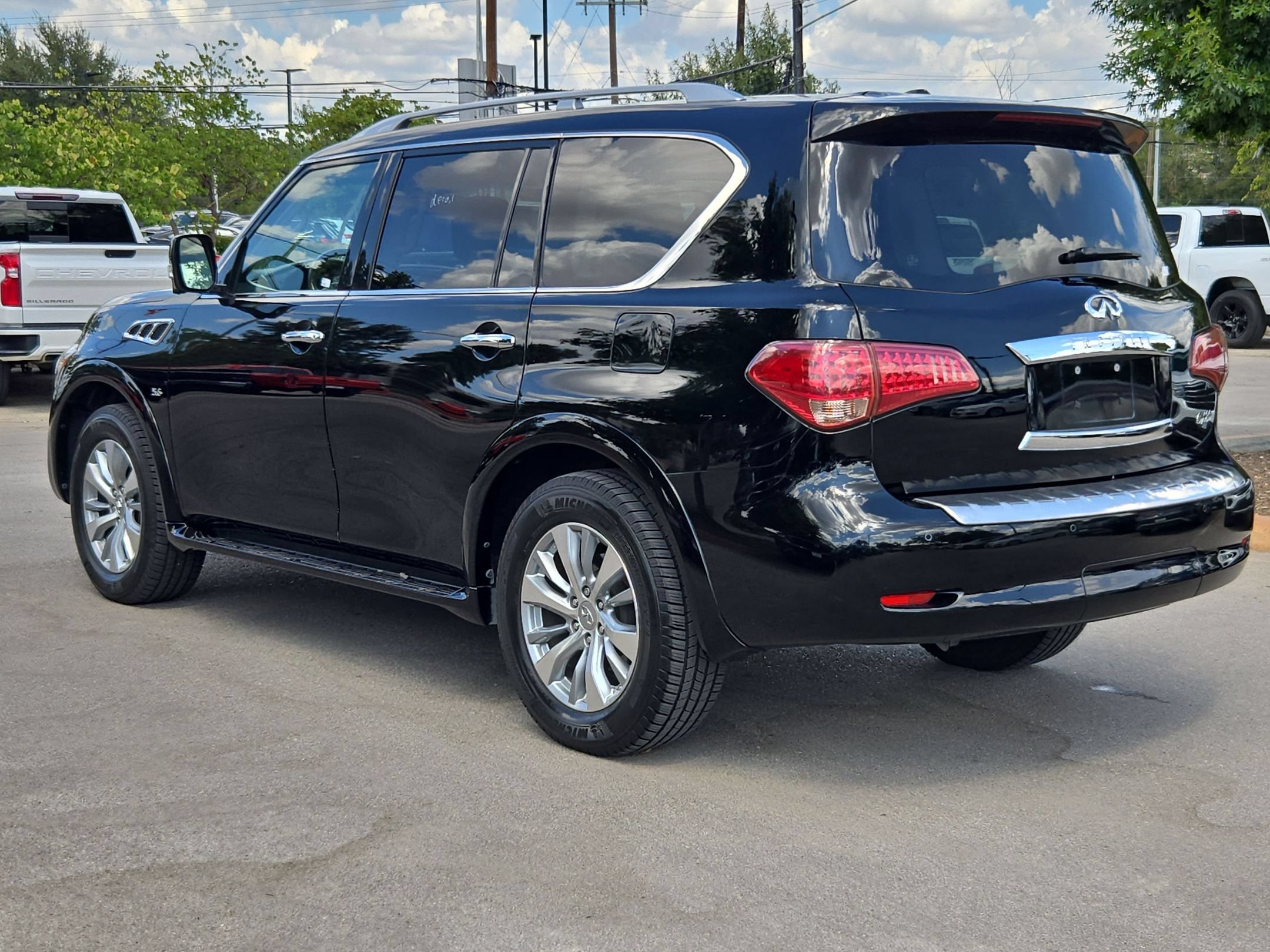 Used 2017 Black Obsidian INFINITI Base image 6