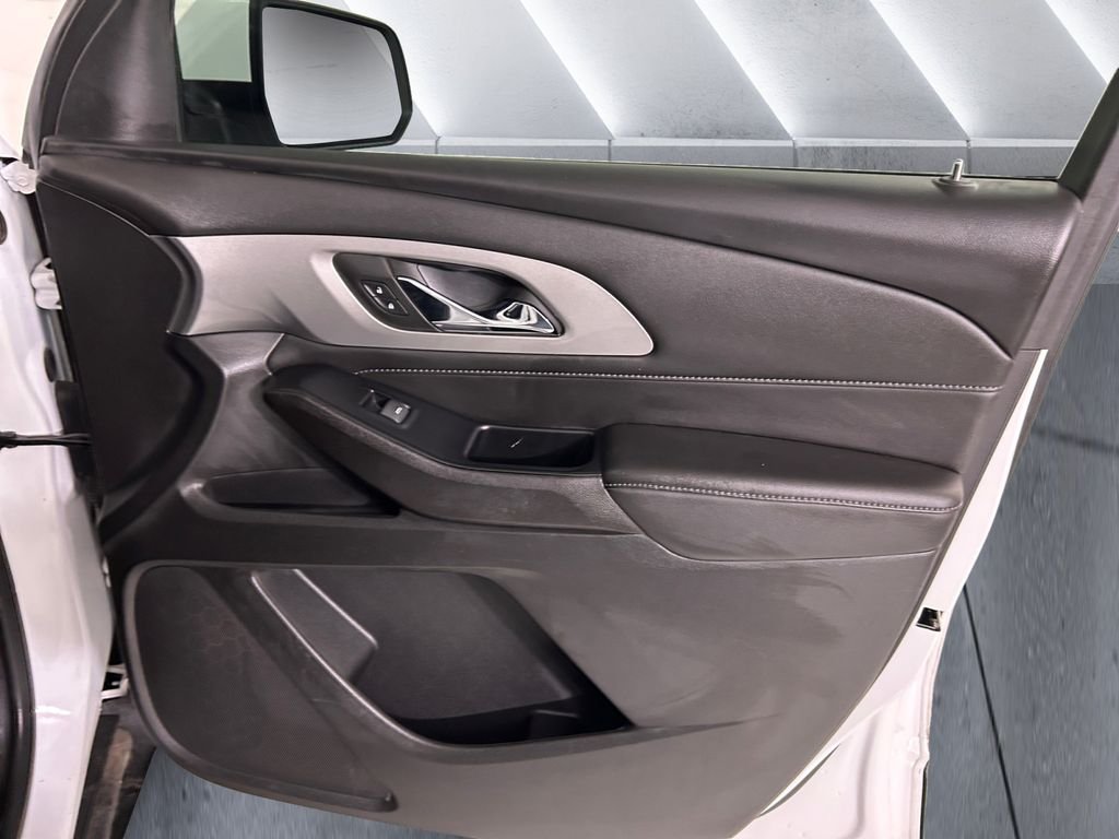 Used 2023 White Chevrolet LT image 15