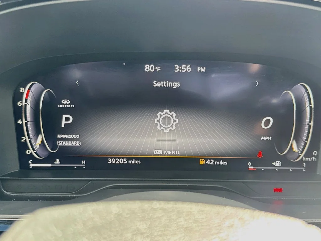 Certified Used 2023 Gray INFINITI LUXE image 13