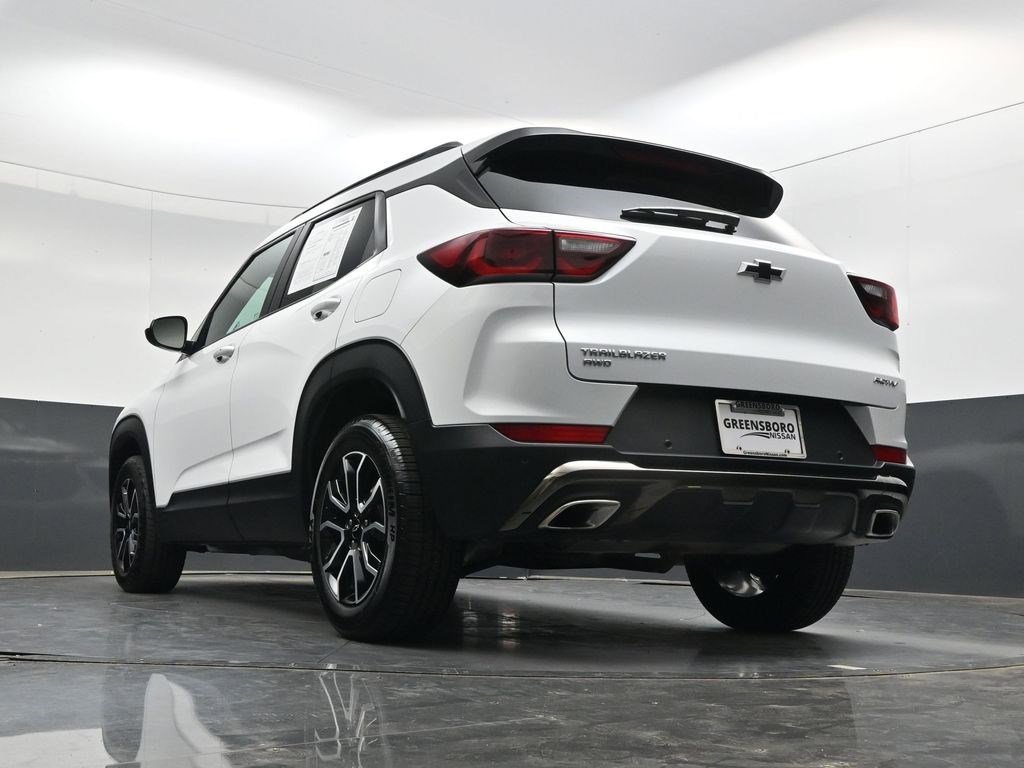 Used 2024 Summit White Chevrolet ACTIV image 33