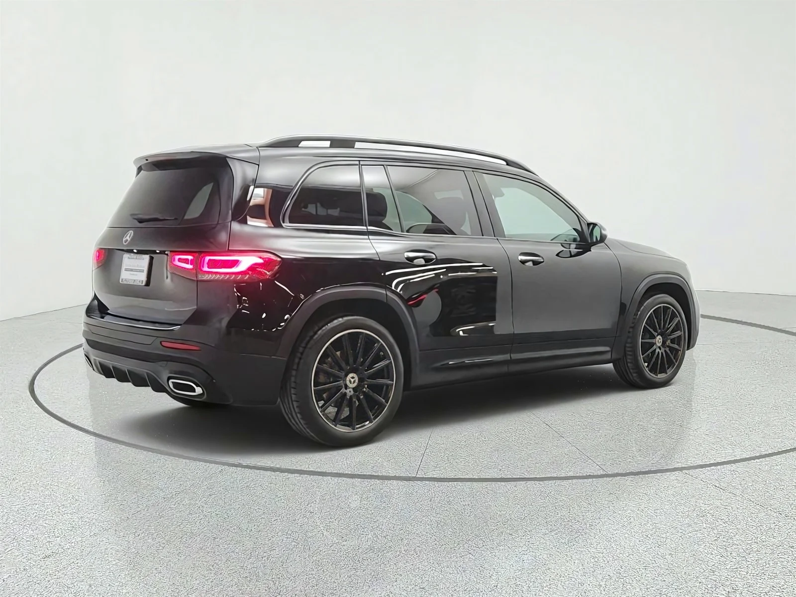 Used 2023 Night Black Mercedes-Benz GLB 250 SUV image 5